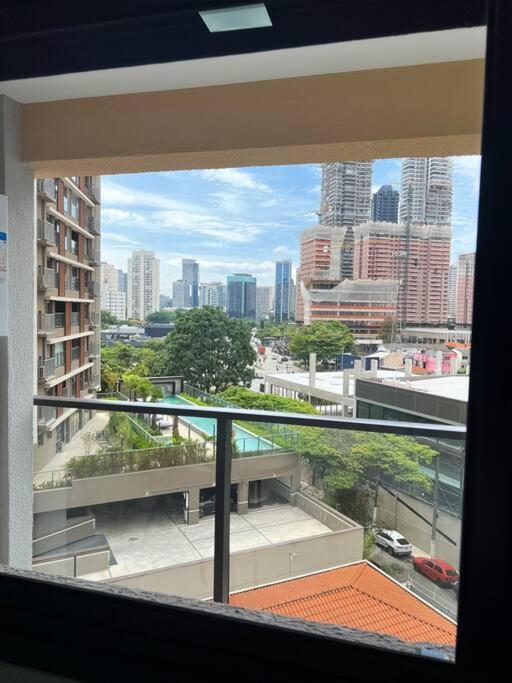 Completo A 230m Do Metro Brooklin Apartment